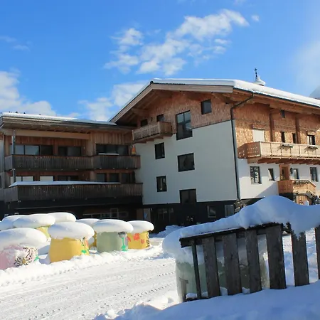 Farm stay Schoerghof Abtenau